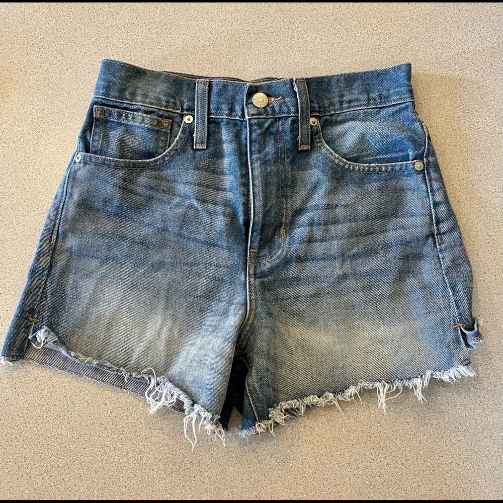Women’s Madewell Blue Jean Shorts. Size 24